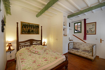 Chambre spacieuse avec salle de bain