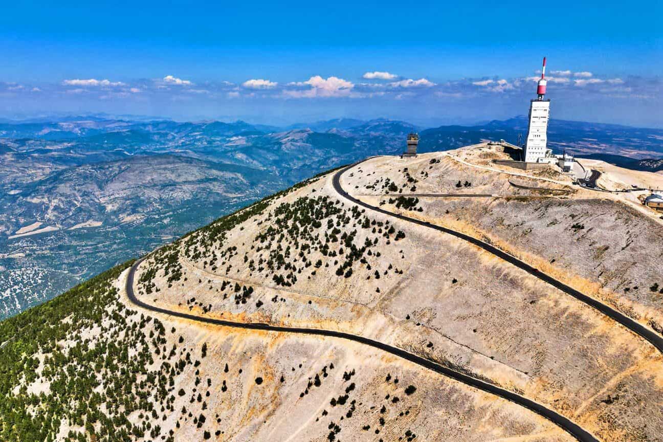 Vue aérienne du Mont Ventoux