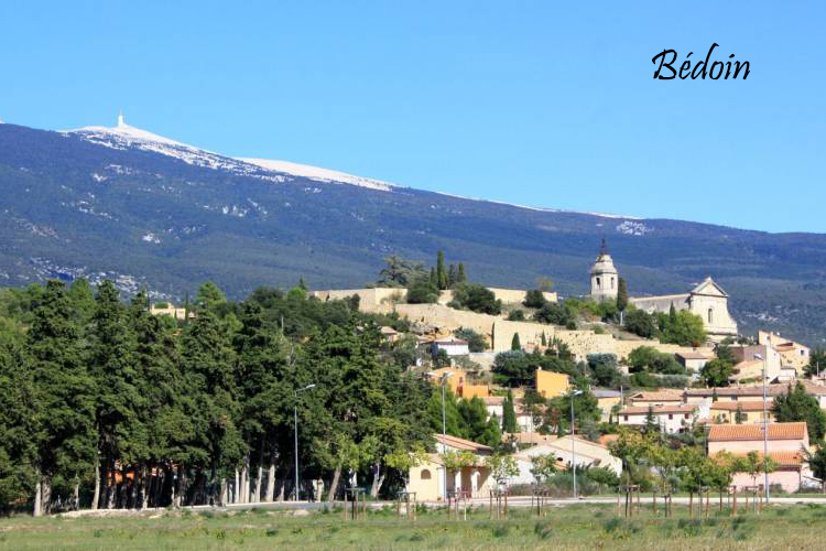 Village de Bédoin au pied du Mont Ventoux