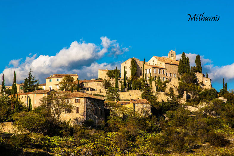 Vue du village typique de Méthamis